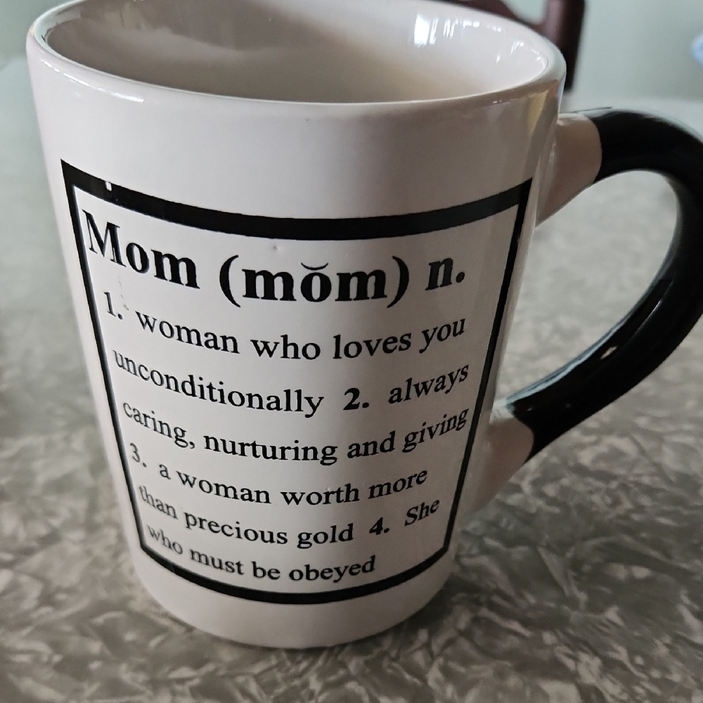 Elegant Black and White 'Mom' Definition Mug